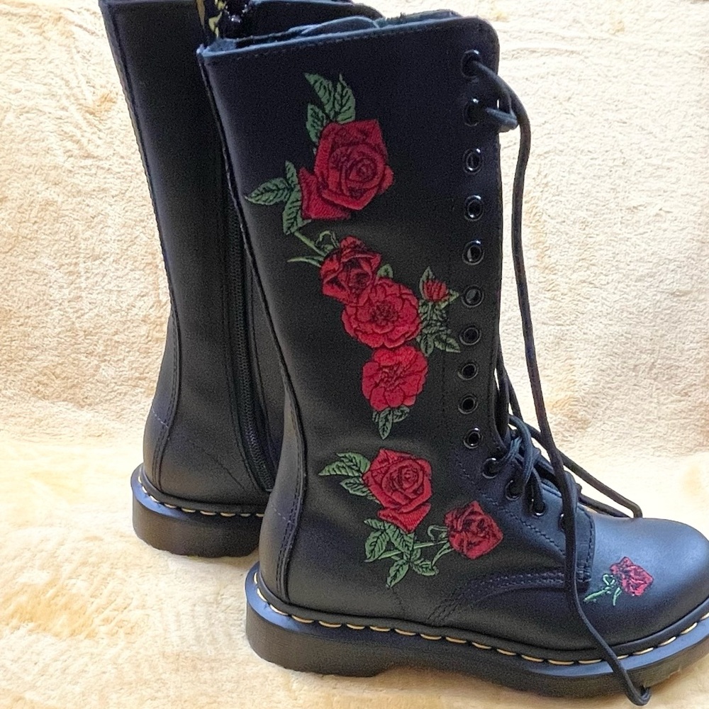 Dr. Martens 1914 Vonda Women's Casual Leather Boot - Black, Size 5.5 US